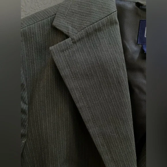 GAP Gray Suit Jacket/Blazer with spandex for more tailored fit - Picture 2 of 16